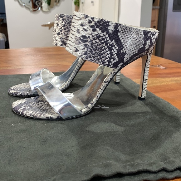 Stuart Weitzman Python 🐍 My Slide Heels silver snakeskin metallic strap 8.5 - Picture 2 of 11